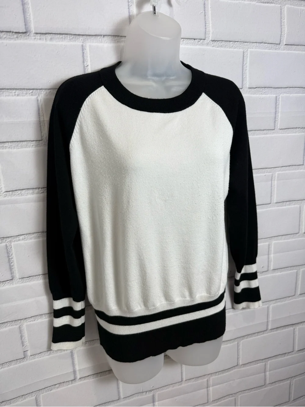 MK Metric Knits Black White Colorblock Sweater Size L Chic Casual